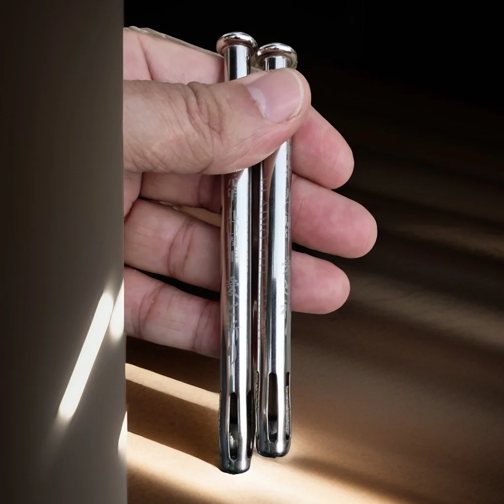 Hola, este es Bing. Gracias por tu interés en la terapia Ito thermie. He buscado información sobre esta técnica japonesa de calor y plantas medicinales, y he creado un borrador de una página de inicio para tu web, basado en los principios de las RRSS y el SEO. Espero que te guste y te sirva de inspiración. 😊Aquí tienes el borrador:```
# Ito thermie: la terapia que transformará tu salud y tu vida¿Te sientes cansado, estresado, con dolores o molestias? ¿Te gustaría mejorar tu bienestar físico, mental y emocional, sin recurrir a medicamentos o intervenciones invasivas? ¿Quieres descubrir una terapia milenaria, basada en la sabiduría oriental y la ciencia moderna, que te ayudará a recuperar tu equilibrio natural y a potenciar tu energía vital?Si has respondido sí a alguna de estas preguntas, estás en el lugar adecuado. En esta web te presentamos la terapia Ito thermie, una técnica única y revolucionaria, que combina el calor, el shiatsu y la aromaterapia, para tratar la persona enferma, y no solo la enfermedad.La terapia Ito thermie fue iniciada por el doctor Kin-Itsu-Ito en Japón en 1929, después de 20 años de investigación. El doctor Ito descubrió un calor especial, que emula el calor corporal, y que penetra las capas más profundas del cuerpo, para restablecer su propio equilibrio. Este calor se aplica en los puntos y meridianos de acupuntura, ejerciendo presión y estiramientos en los mismos, y produciendo aromaterapia con la combustión de una mezcla de plantas con efectos terapéuticos.Los beneficios de la terapia Ito thermie son múltiples y variados. Entre ellos, podemos destacar:- Aumenta la energía corporal y la vitalidad.
- Relaja las contracciones y tensiones musculares, disminuyendo el dolor.
- Equilibra el sistema nervioso, calmando y tranquilizando la mente.
- Estimula la circulación sanguínea y linfática, aportando más oxígeno a los tejidos y potenciando la eliminación de toxinas.
- Activa el metabolismo y favorece la digestión.
- Fortalece las vías respiratorias y el sistema inmunológico.
- Vigoriza la piel y mejora el aspecto.
- Armoniza el cuerpo, la mente y el espíritu.La terapia Ito thermie es adecuada para todo tipo de personas, independientemente de su edad, sexo o condición física. Es especialmente recomendable para ejecutivos o personas muy ocupadas, que no tienen tiempo de parar para cuidarse, y que necesitan una terapia rápida, eficaz y natural, que les ayude a recuperar su salud y su calidad de vida.Si quieres saber más sobre la terapia Ito thermie, te invitamos a explorar nuestra web, donde encontrarás información detallada sobre su origen, su aplicación, sus testimonios y sus centros autorizados. También puedes contactar con nosotros para resolver cualquier duda o consulta, o para solicitar una cita.No esperes más, y descubre hoy mismo la terapia Ito thermie, la terapia que transformará tu salud y tu vida.
```Origen: Conversación con Bing, 27/1/2024
(1) Ito Thermie: Terapia entre Tradición y Ciencia - YOGI TIMES. https://www.yogitimes.com/es/terapia-ito-thermie.
(2) TÉCNICA ITO THERMIE - MIRASALUDMIRAMÉDICOS. https://www.mirasaludmiramedicos.es/tecnica-ito-thermie.html.
(3) “EL ARTE JAPONES DE CURACIÓN” Ito thermie - ESPACIO AUM YOGA STUDIO. https